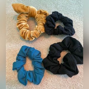 Set of 4 scrunchies NWOT